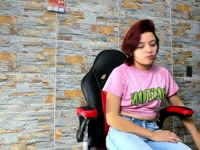 A young girl, fun and with a smile that will love you. I love to meet new people, chat, play with imagination and make you feel special from the first moment. I am here to disconnect from the world and feel free to be yourself.