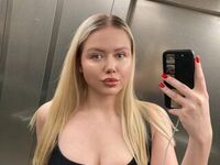 fingering webcam girl JuliaRupert
