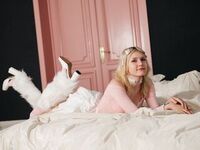 nude camgirl picture MilaKlark