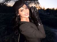 free livecam AngelinaKunis