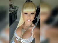 camgirl playing with sex toy DellaBlazed