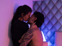 chatroom sexshow MiaAndAaron
