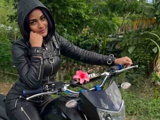 camgirl bdsm show VeraDivine