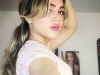 hot cam girl fingering shaved pussy AdalethHolmes
