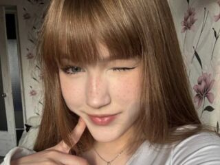 closeup cam AlberthaBack