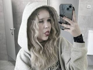 free nude cam AlicaUwu