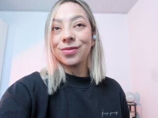 camgirl spreading pussy ArishaTorres