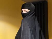 naked webcam girl fingering BiaBlack