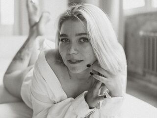 girl fingering bald pussy BreanaAlosta