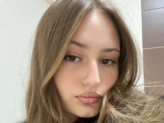 camgirl shaving pussy ChauPoling