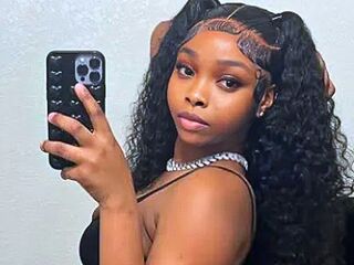 beautiful camgirl ChristabelBella