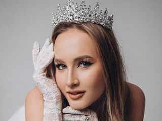 camgirl fingering bald pussy ChristyHousten