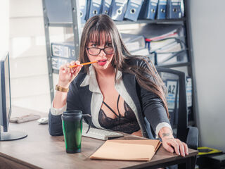 camgirl masturbating with sextoy CloeVergara