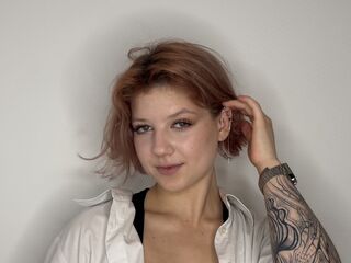 camwhore shaved pussy CurtisJergen