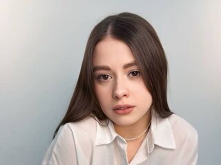 closeup webcam DanielleGrovier