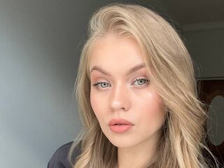 free webcam photo ElaraBrooks