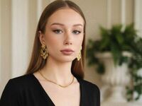 closeup pussy EmaGurrad