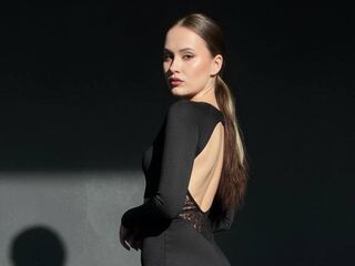 hot webcam slut EmilyGiffin