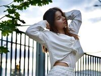 naked webcam girl fingering GraceHeitger