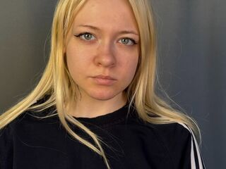 naked camgirl picture HerthaWiggen