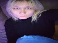 camslut showing pussy JaneSativa