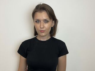 nude webcam girl KariErpelding