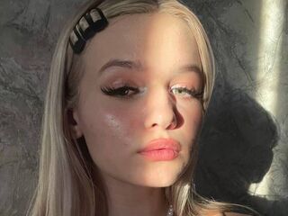 live striptease show KianaStark