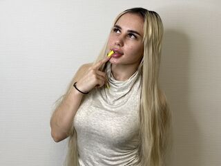 naughty camgirl masturbating with vibrator LaureMorsberger