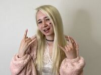 camslut fingering shaved pussy LiaFlett