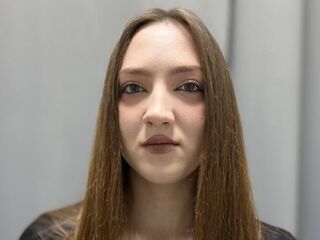 shaved pussy cam LisanBrown