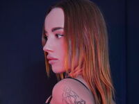 topless cam girl MagicalYana