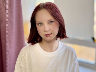 camgirl showing pussy MaisieMundhenk