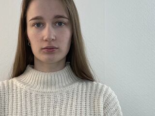 naked girl with webcam masturbating with dildo MarcelineLeja