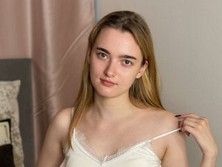 camgirl playing with sextoy MargoBerks