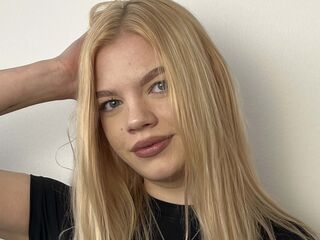 camgirl fingering wet pussy MariaTownsen