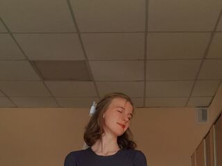 camgirl shaving pussy MaryjanePorter