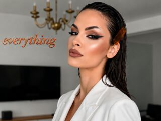 hot strip tease webcam MaylaCherisse