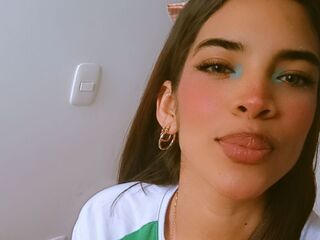 hot cam girl fingering shaved pussy MeliCorner