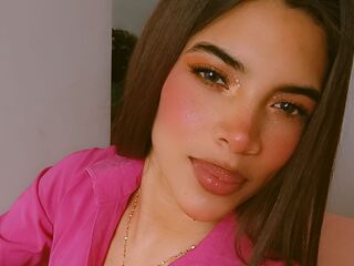 girl topless MeliJhonson