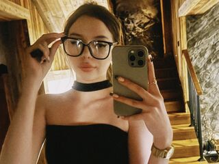 naked cam girl gallery MiaForester