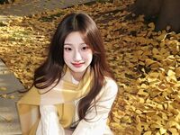 girl shaving pussy MoleSon