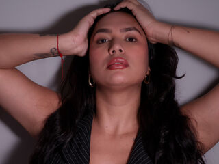 fingering camwhore MoonIvanna