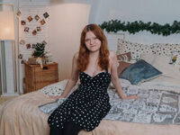 naked camgirl masturbating with vibrator NoraReed