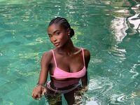 live webcam model RaliaRoyce