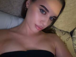 hot cam play RhiannonJumper