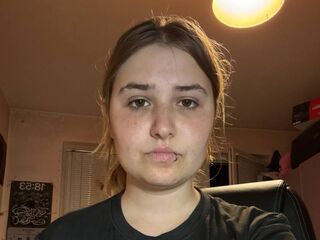 cam girl playing with dildo SenaidaObrzut