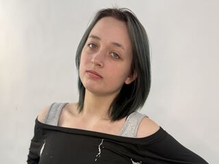 naughty camgirl masturbating with vibrator SoleneWinter