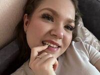 camgirl fingering bald pussy SophieVale