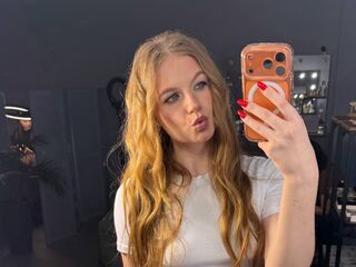 naughty webcamgirl TainaSaffo