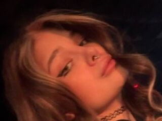 naked girl with webcam masturbating with sextoy ViolaKerelina